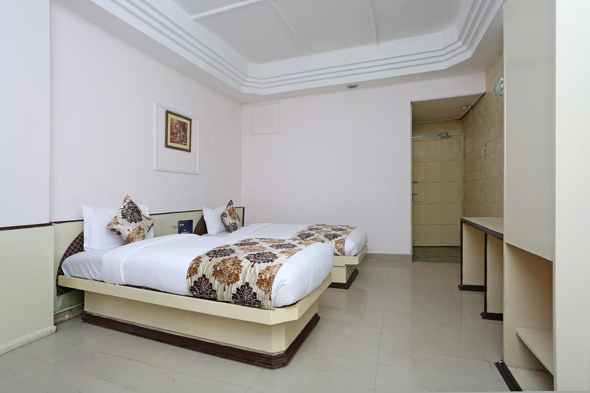 Hotel O Midtown Raipur  Bagian luar foto
